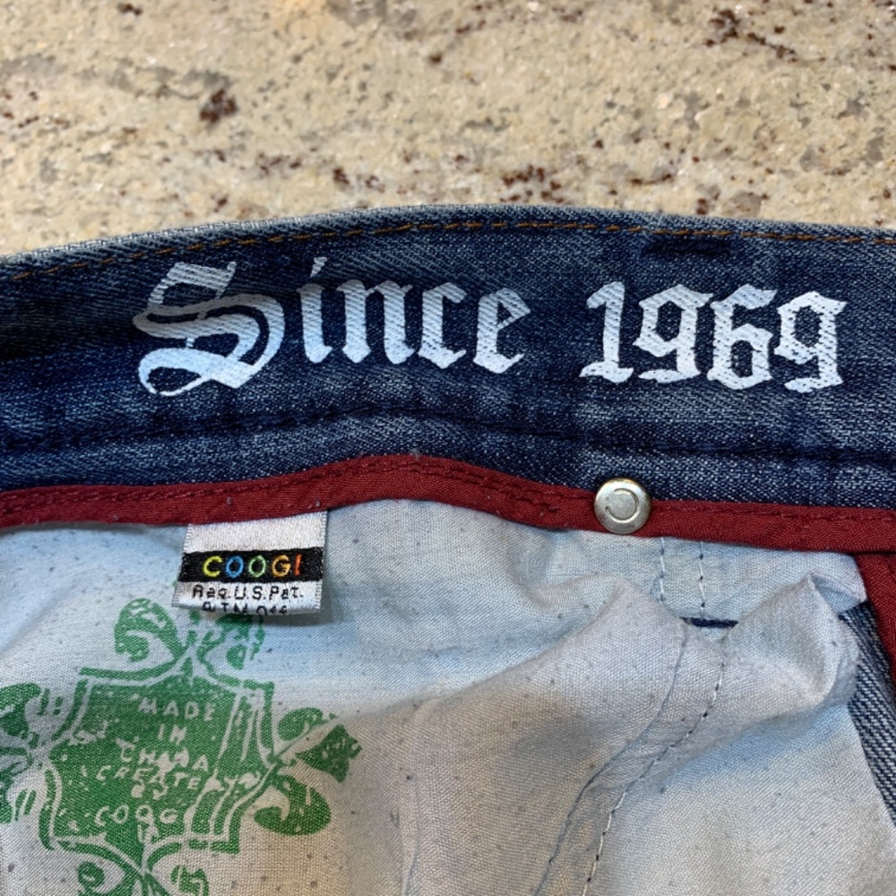 COOGI Jeans Mens Waist 36 Length 16.5 Blue Crest Pocket Hip Hop Y2K - Picture 13 of 15